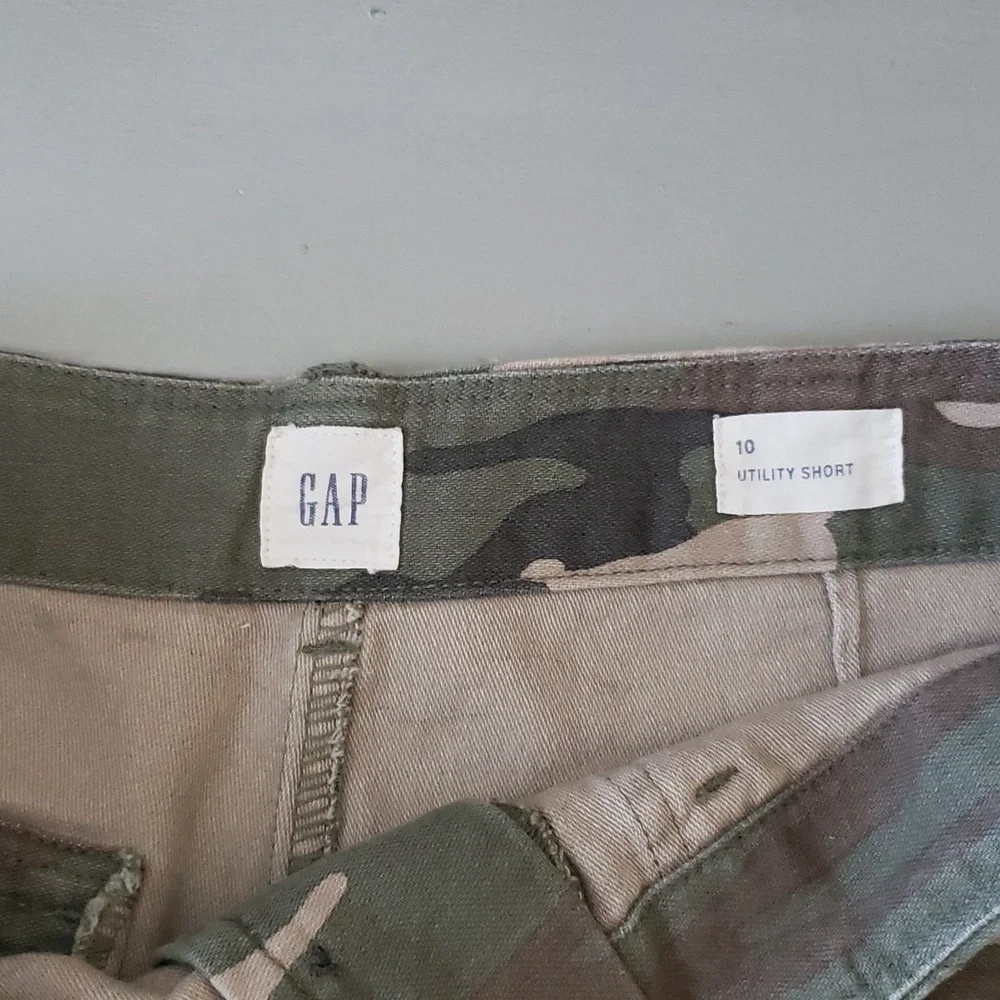 GAP button fly super high waisted camo utility shorts - Picture 8 of 10
